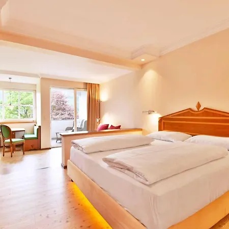 Hotel Amerika-holzer & 4*