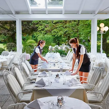 Hotel Amerika-holzer & 4*