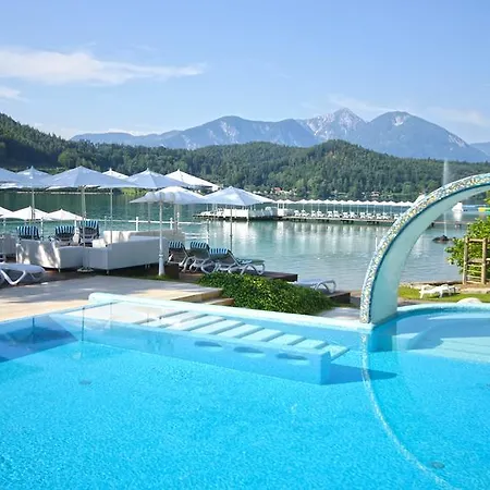 Amerika-holzer & Hotel 4*