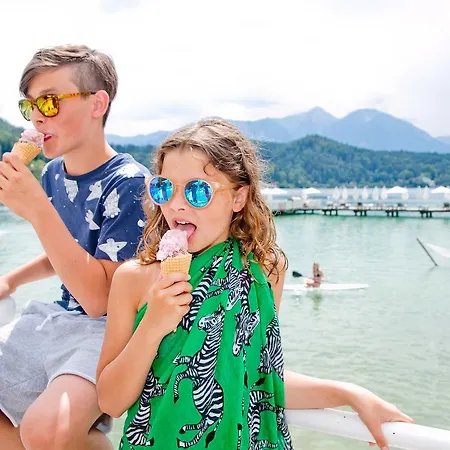 Amerika-holzer & Otel 4*