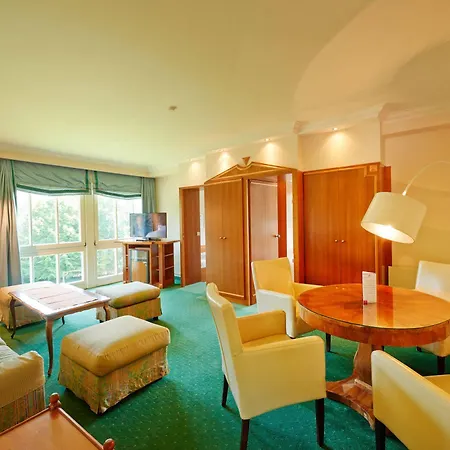 Hotel Amerika-holzer & 4*