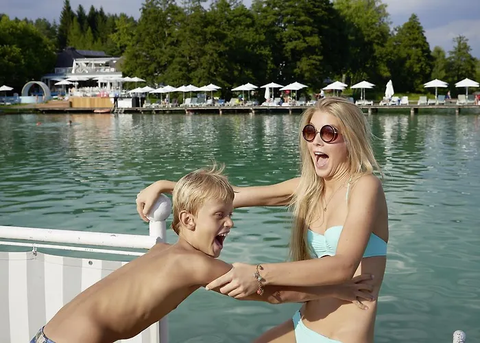 Amerika-holzer & Szálloda